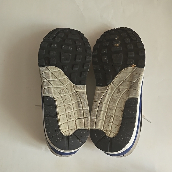 Nike Men's Blue and Gray Sneakers - Picture 3 of 5